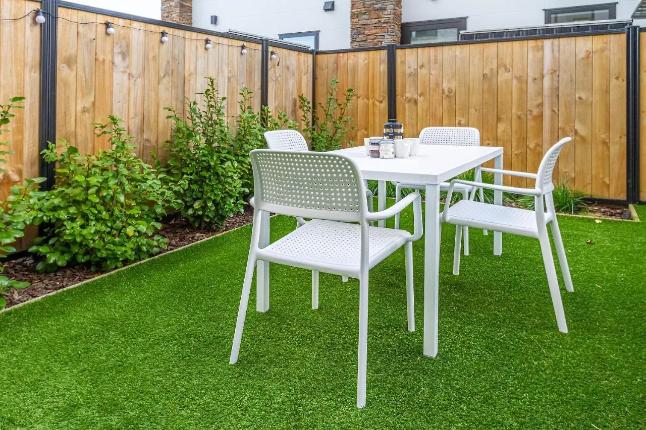 Vibrant City Abode - 2 Bed 2 Bath Apartment Christchurch